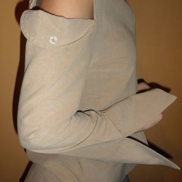 EVIDNT LOS ANGELES BUTTON DOWN COLD SHOULDER SHIRT - Picture 3 of 3